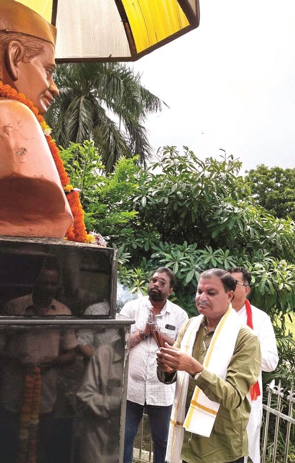 मिश्र की मनाई गई 127वीं जयंती