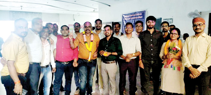 पाण्डेय मंत्रालय संघ के अध्यक्ष, उमेश सचिव दिनभर रहा जश्न का माहौल