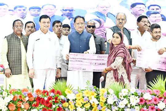 बलौदाबाजार के 4555 श्रमिकों के खाते में ढाई करोड़ से अधिक राशि हस्तांतरित