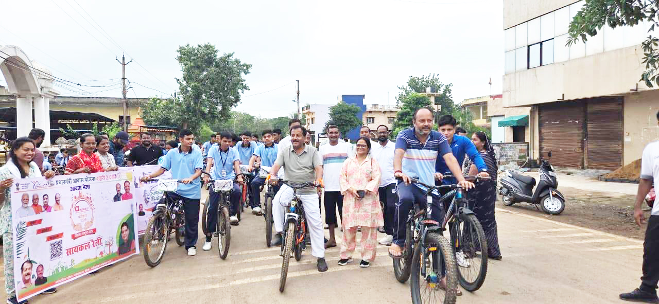 रजत जयंती महोत्सव   निकाली सायकल रैली