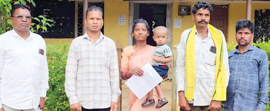 आंगनबाड़ी कार्यकर्ता पद पर नियुक्ति को लेकर विवाद, कलेक्टर से शिकायत