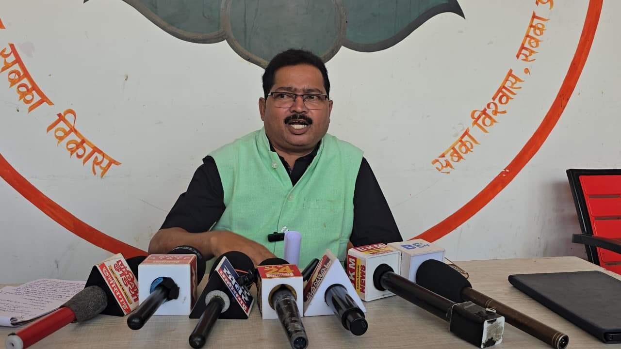 विधायक मंडावी की पदयात्रा पर भाजपा जिलाध्यक्ष नाग का हमला 