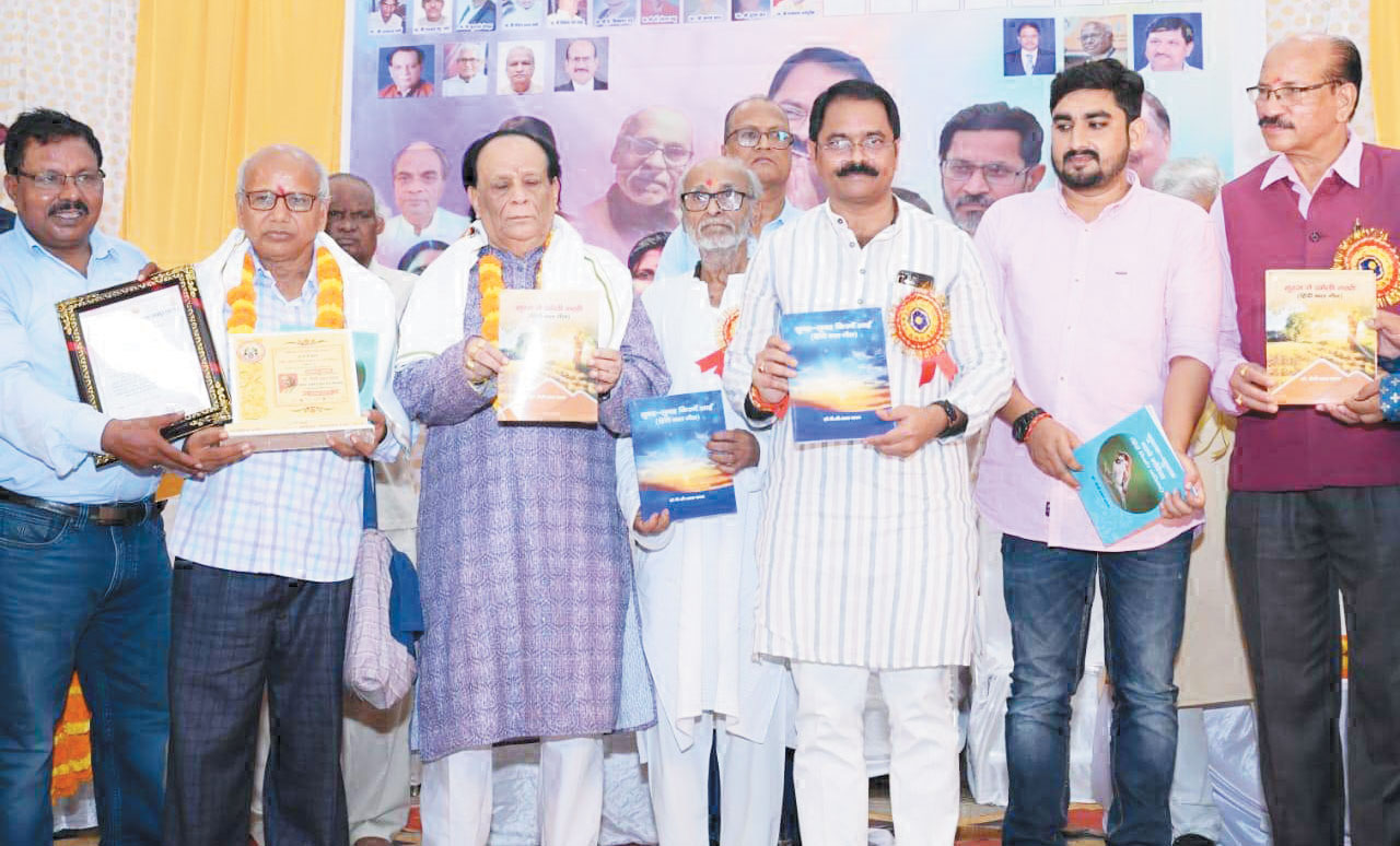 कवि-साहित्यकार समाज के जागरूक प्रहरी-इन्द्र साव