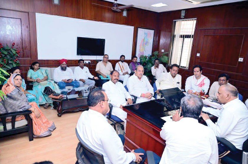 बीएलए प्रशिक्षण की तिथि बदलने सीईओ  से मिली कांग्रेस