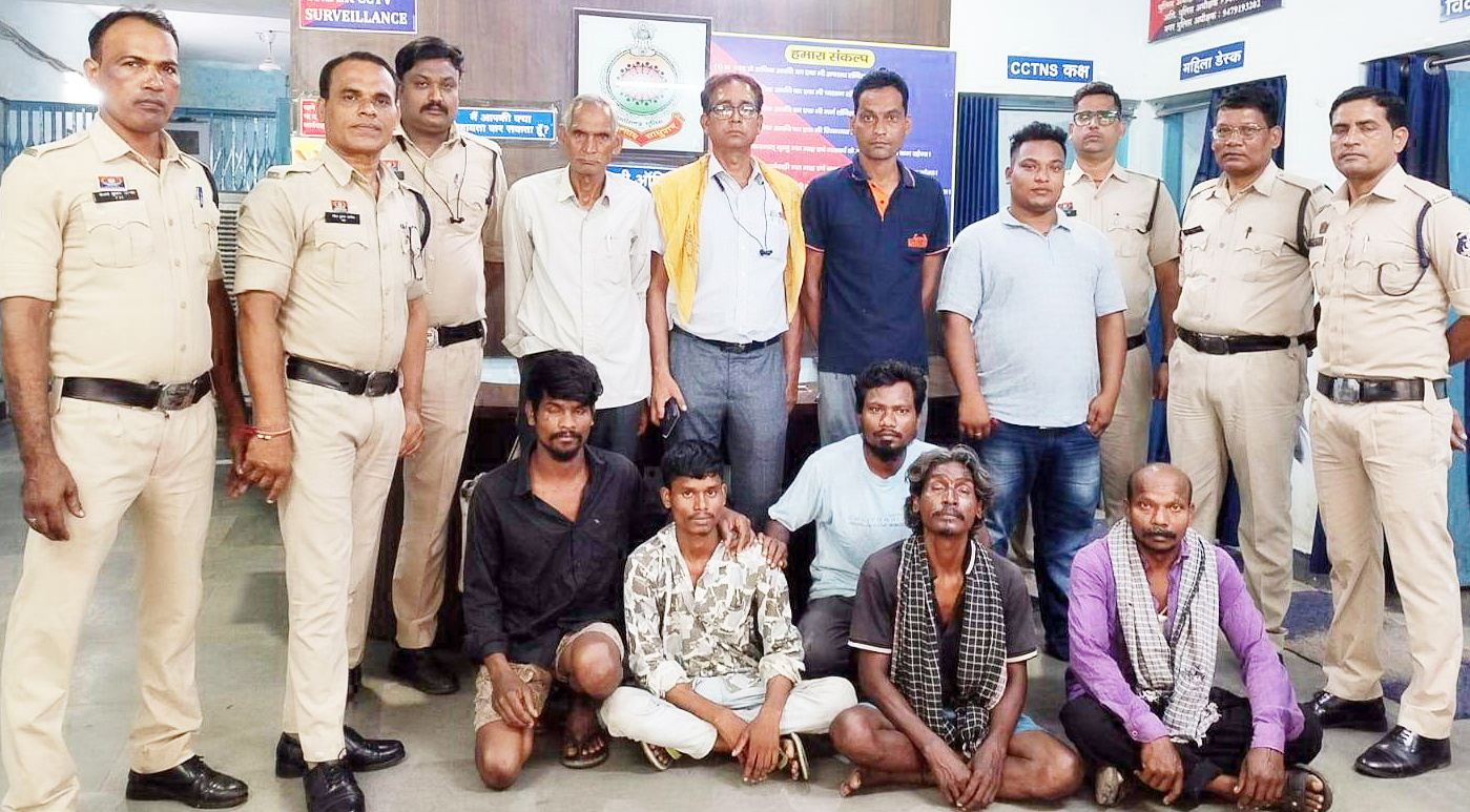 एक स्थायी वारंटी समेत 10 वारंटी गिरफ्तार