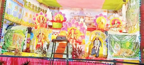 चैतन्य देवियों की झांकी का शुभारंभ