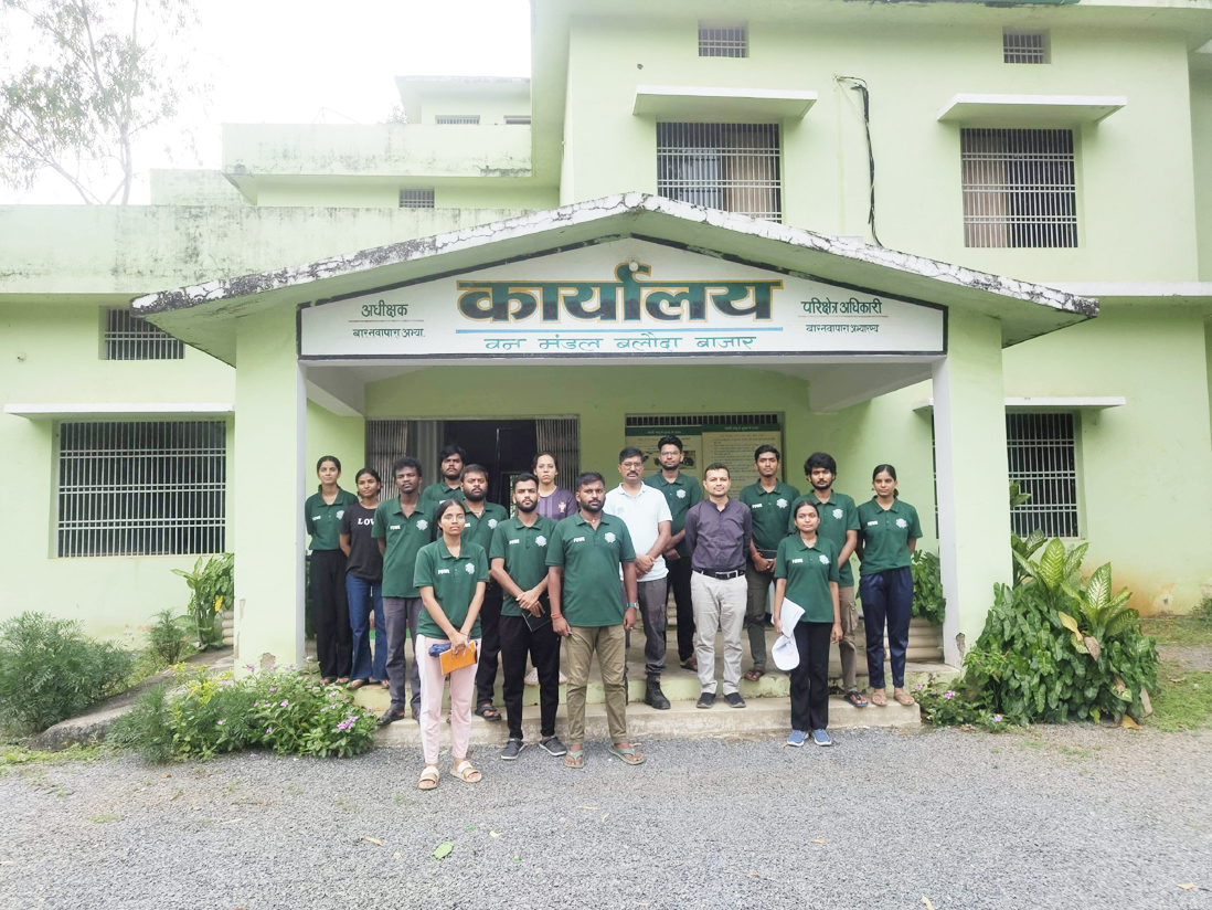 वानिकी के छात्र इंटर्नशिप के लिए पहुंचे बारनवापारा अभयारण्य