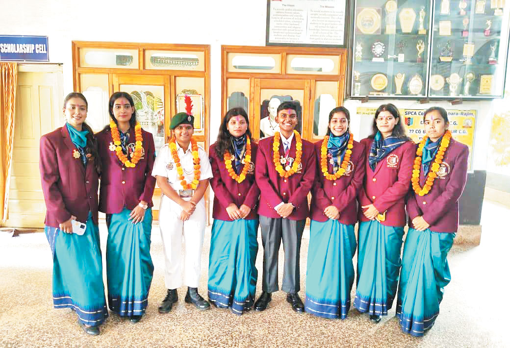 एआईएनएससी में कॉलेज कैडेट्स की शानदार उपलब्धि