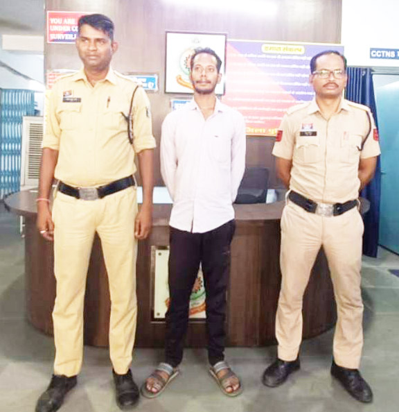 रेप, फरार महिला पार्षद का बेटा गिरफ्तार