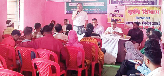 सूदूरवर्ती गांव कुएंमारी में किसान संगोष्ठी