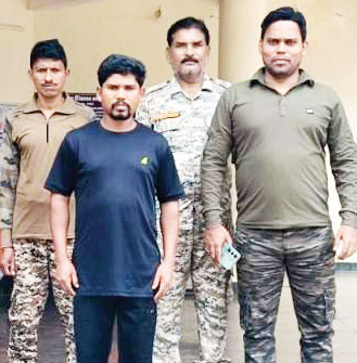 9 लाख के इनामी दो नक्सली गिरफ्तार