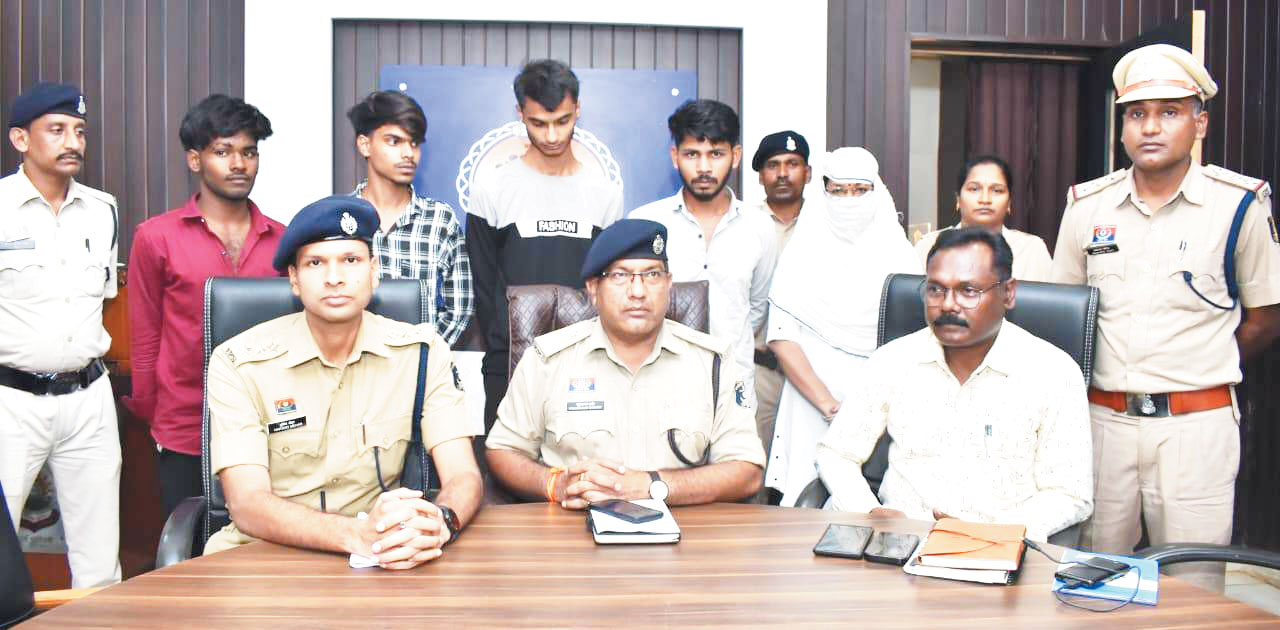 सुपारी लेकर की थी महिला की हत्या, नाबालिग समेत 6 गिरफ्तार