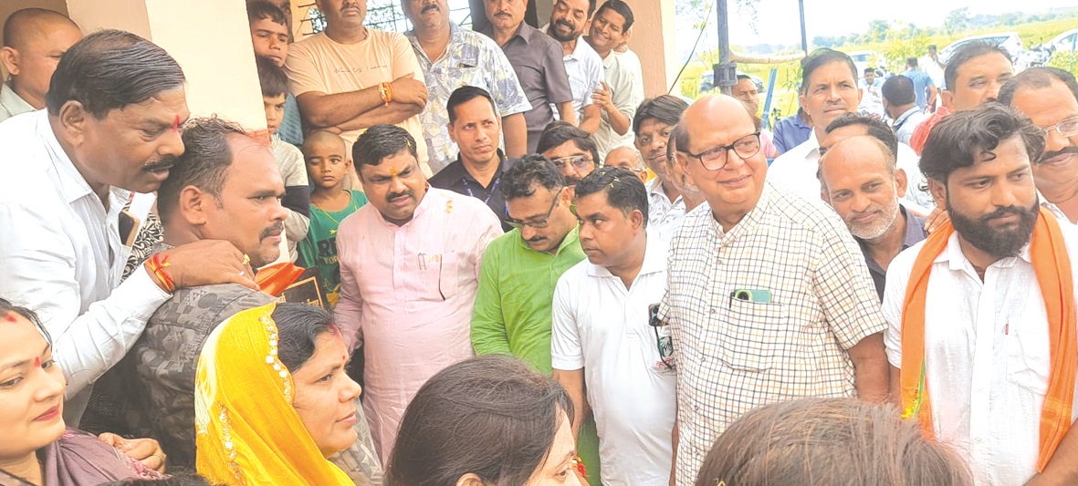 डॉ. शरदचंद्र ने पुलगांव में मुक्तिधाम के लिए जमीन समर्पित किया