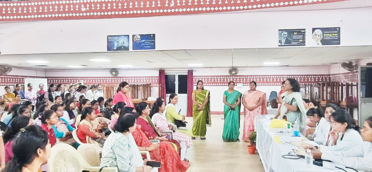 गर्ल्स कॉलेज में रक्तदान शिविर