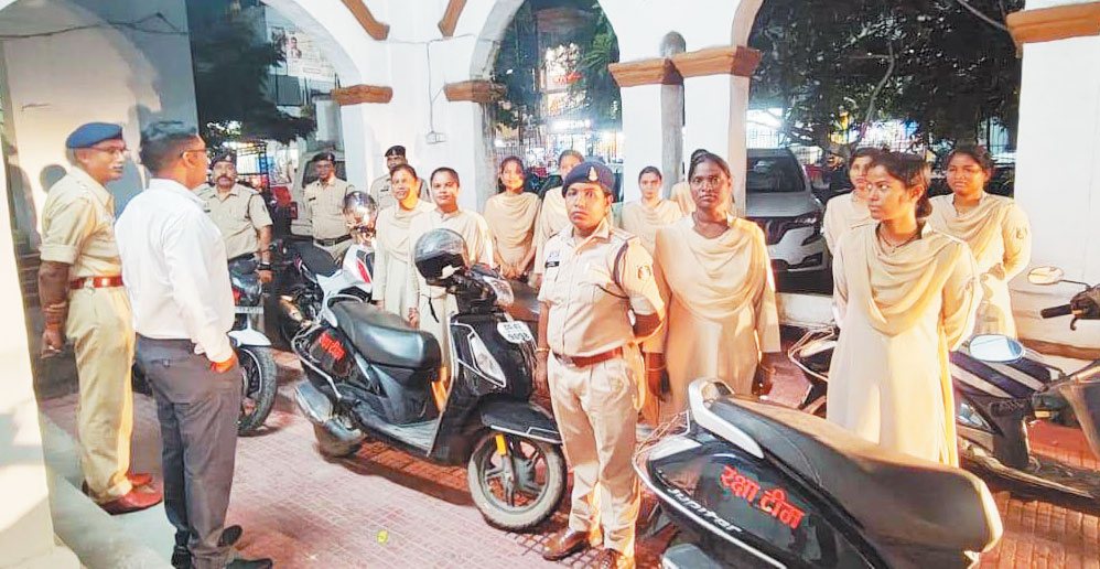 पुलिस की दुर्गा वाहिनी करेगी पंडालों व गरबा स्थलों की पेट्रोलिंग