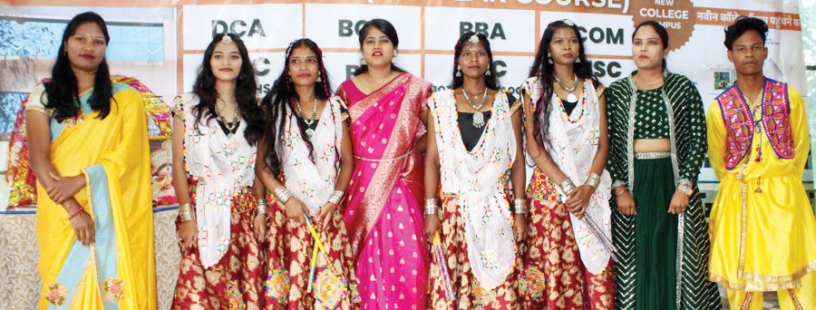 के आर टेक्निकल महाविद्यालय में डांडिया की मनमोहक प्रस्तुतियां