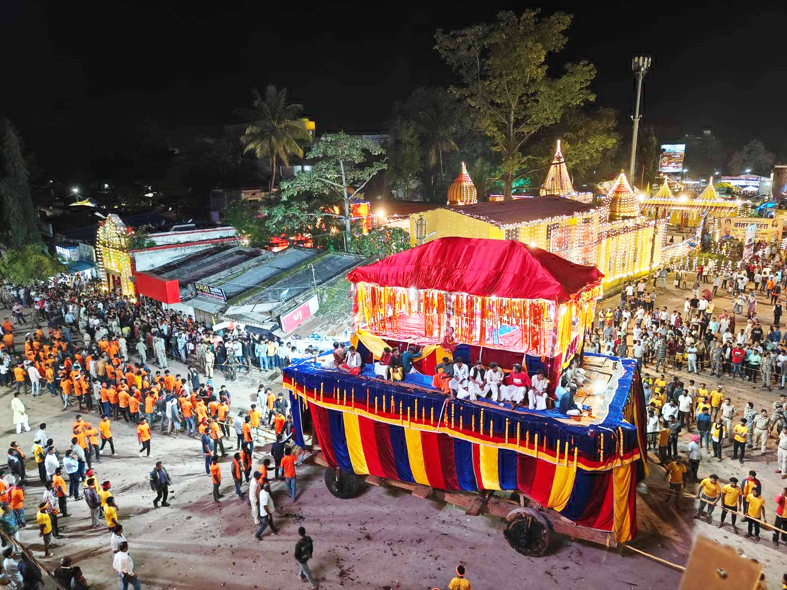 बस्तर दशहरा: फूल रथ की अंतिम परिक्रमा