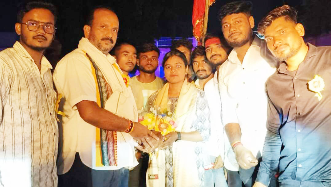 उमा को भाजपा किसान नेता योगेश ने किया सम्मानित