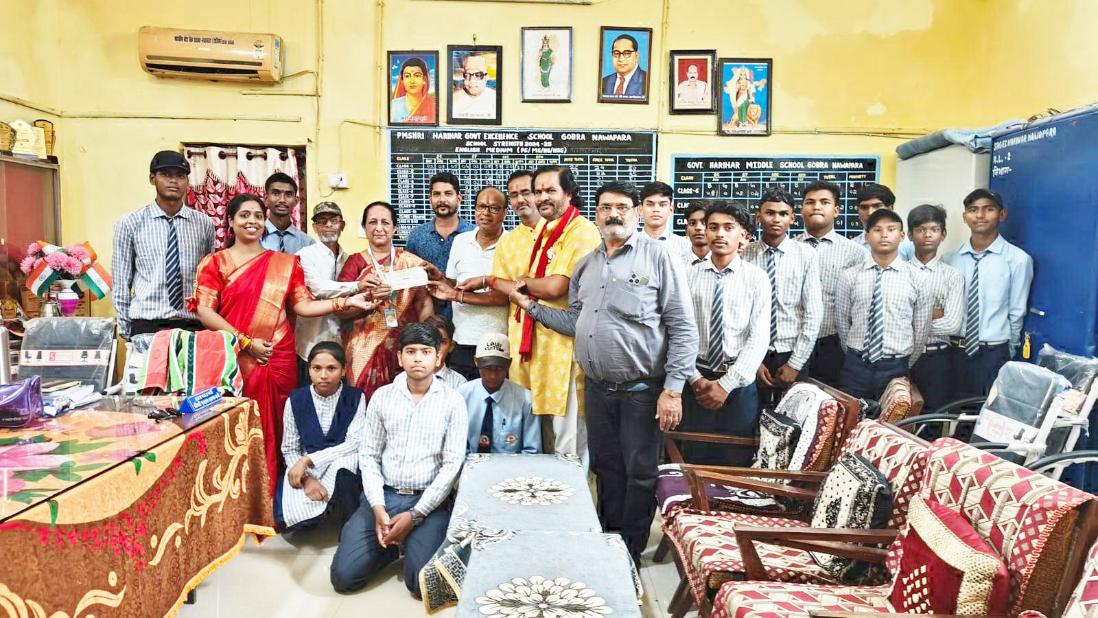 सालासर समिति ने 23 विद्यार्थियों  की बोर्ड परीक्षा फीस जमा की