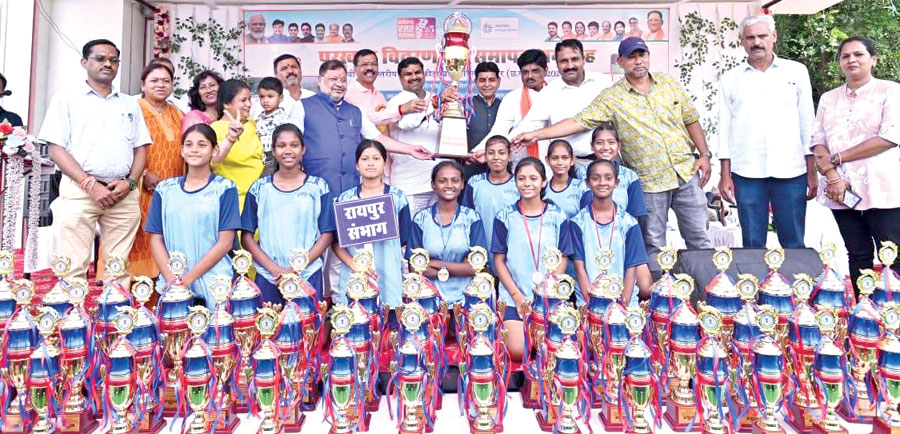 स्कूलों में 9 हजार स्मार्ट क्लास और 22 हजार कंप्यूटर भी