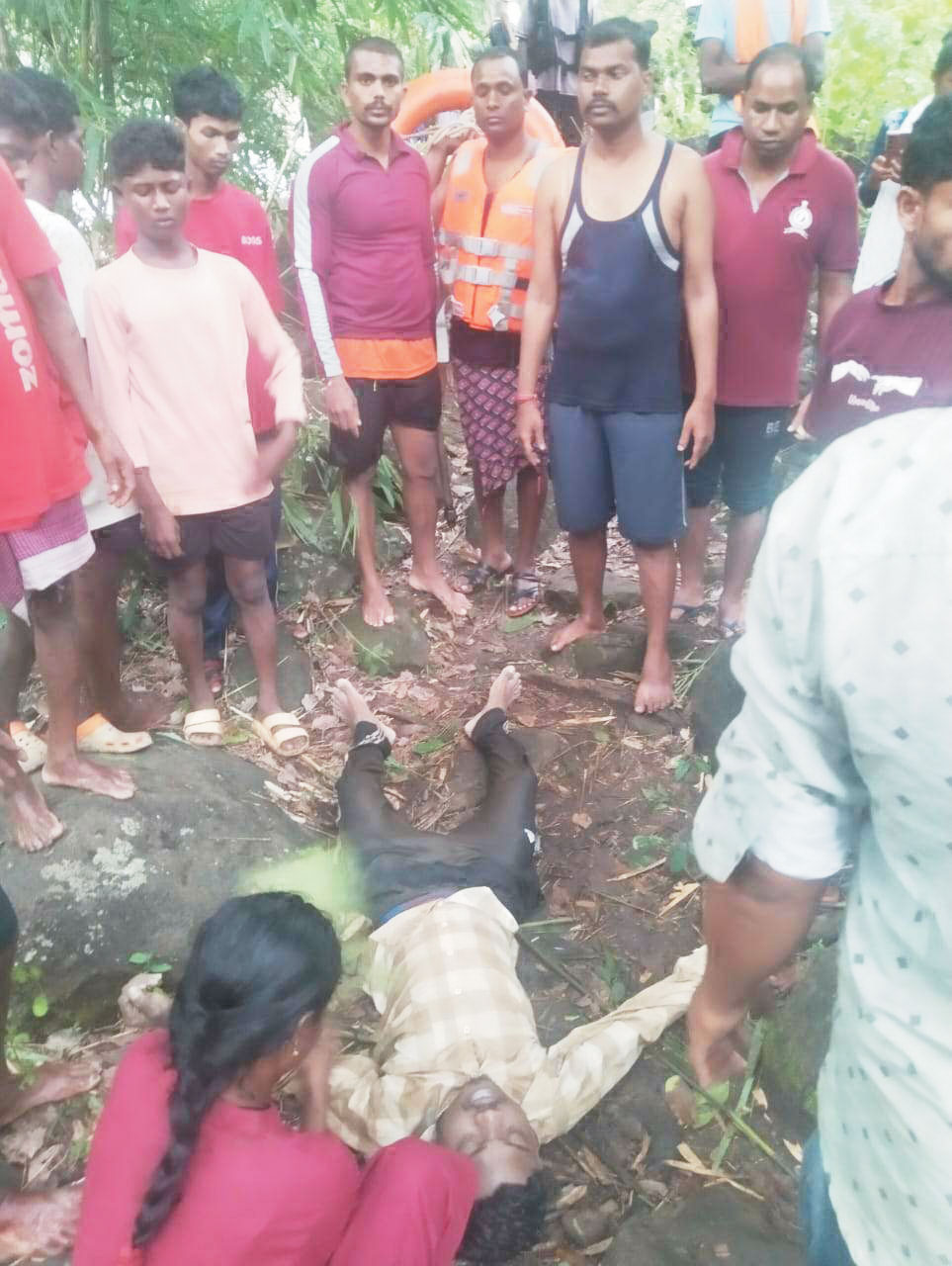 सेल्फी खींचने के चक्कर में युवक ने गवांई जान