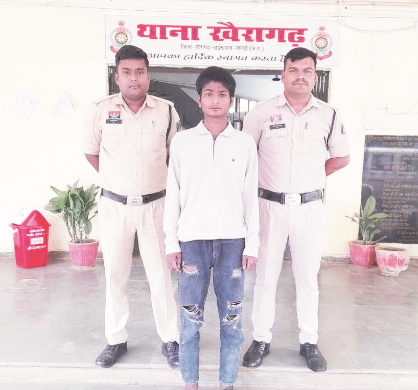 चाकू संग आरोपी गिरफ्तार