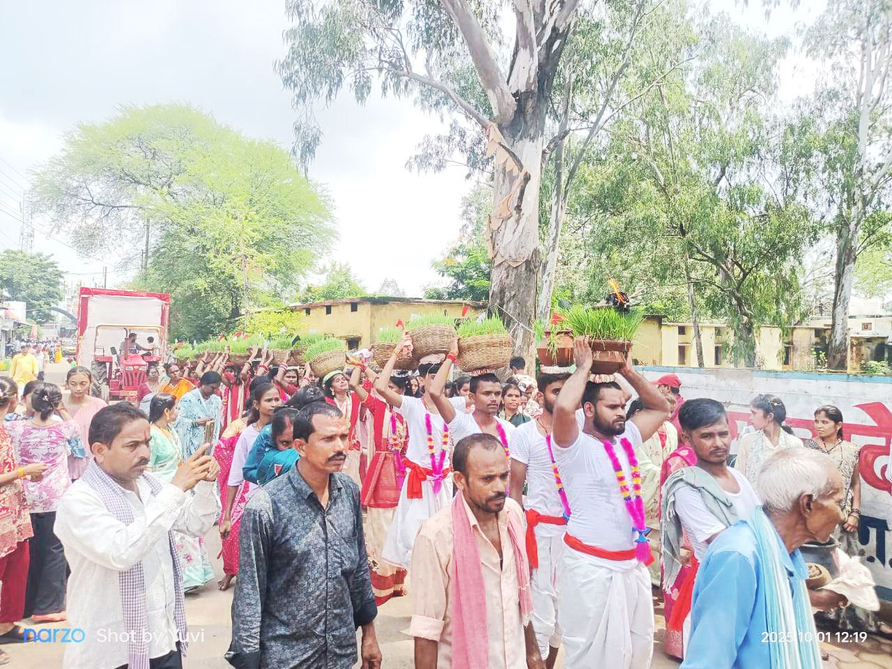 शोभायात्रा निकाल जंवारा का विसर्जन, उमड़े भक्त