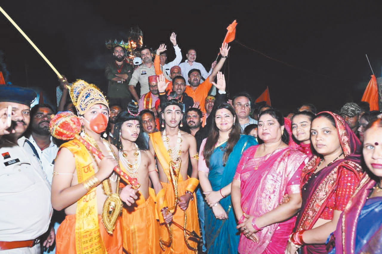 दशहरा उत्सव में शामिल हुईं पंडरिया विधायक