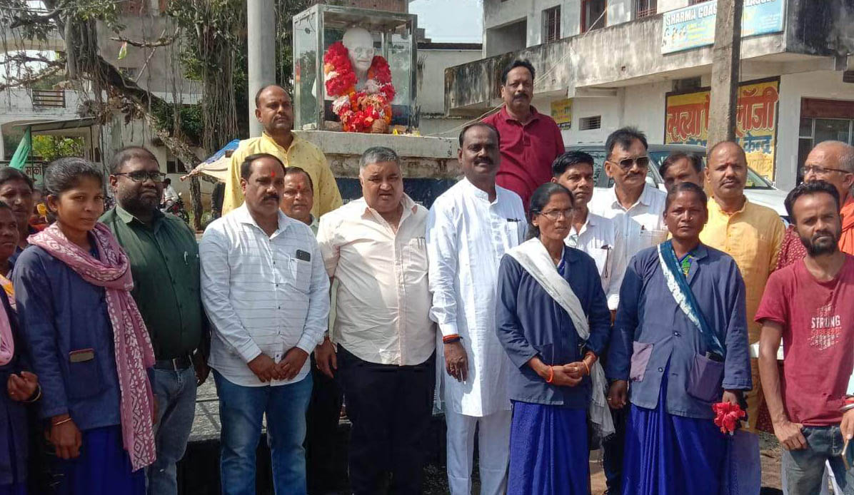 गांधी जयंती पर स्वच्छता दीदीयों का सम्मान