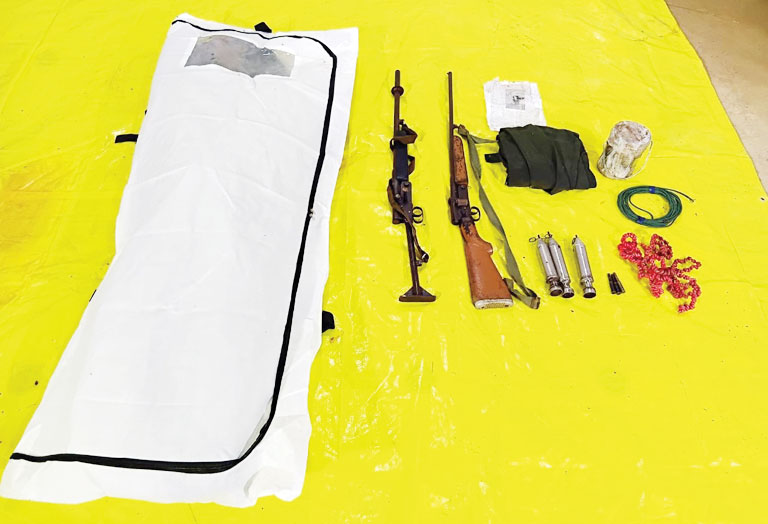 मुठभेड़ में 5 लाख का ईनामी नक्सली ढेर, हथियार और विस्फोटक सामान बरामद