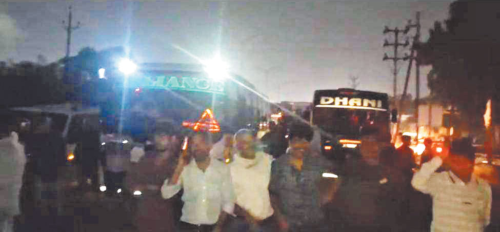 सोनडोंगरी तालाब में डूबने से युवक की मौत, चक्काजाम