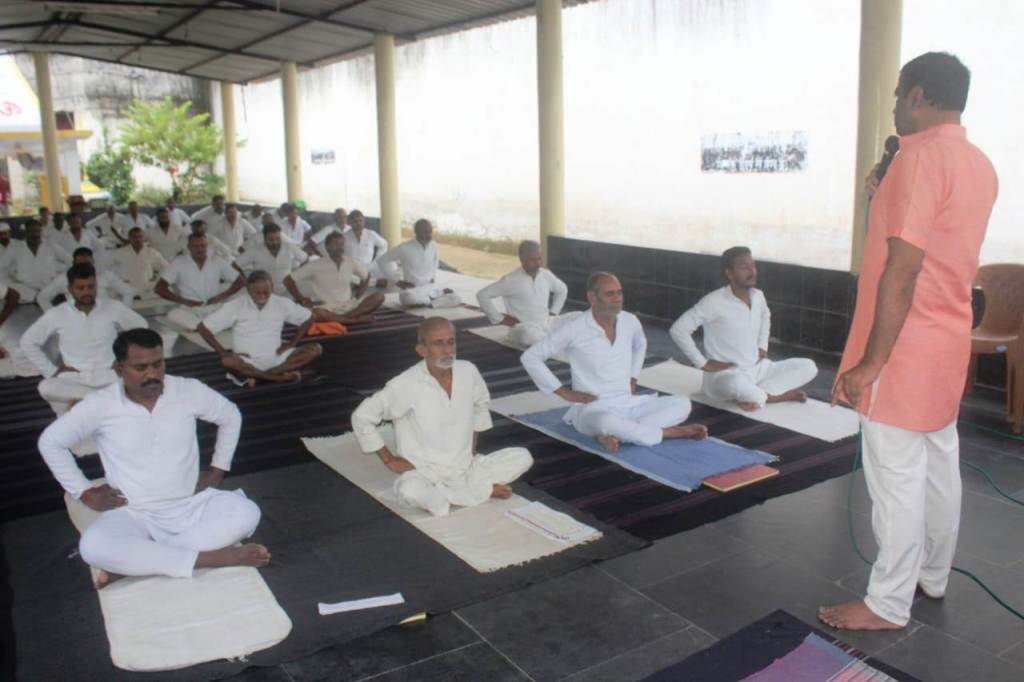 केंद्रीय जेल में रजत जयंती पर आर्ट ऑफ लिविंग का हैप्पीनेस कार्यक्रम शुरू