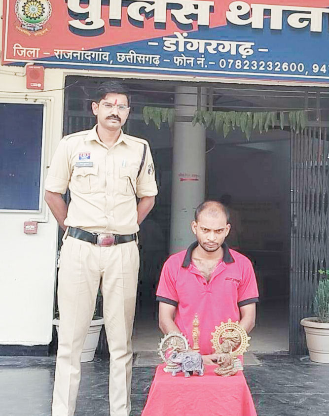 फार्म हाउस से मूर्ति चोरी,  आरोपी गिरफ्तार
