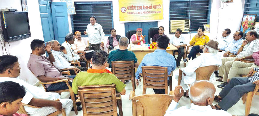 बिना एरियर महंगाई राहत के आदेश होने पर होली जलाएंगे पेंशनर्स