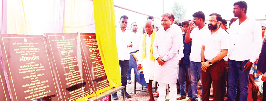 मुख्यमंत्री ग्रामीण बस योजना शुरू, विधायक उसेंडी ने दिखाई झंडी