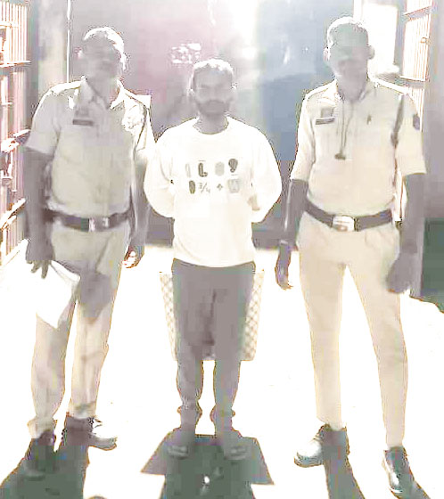  फर्जी बैंक खाता उपलब्ध कराने वाला फरार आरोपी गिरफ्तार, दो पकड़े जा चुके हैं