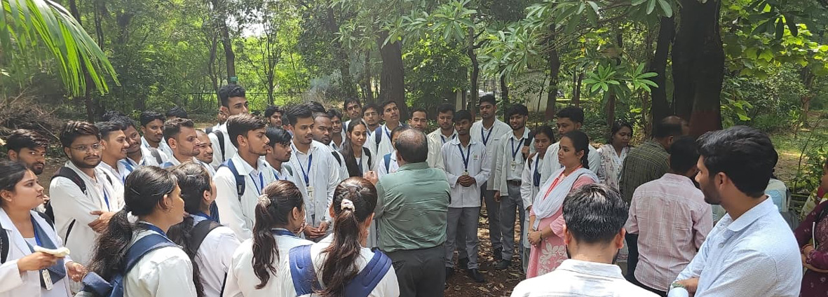भारती आयुर्वेद कॉलेज के विद्यार्थियों का शैक्षणिक परिभ्रमण