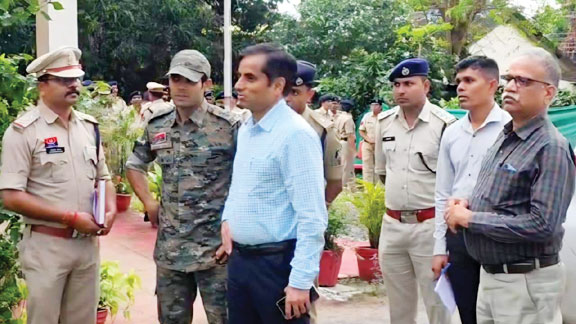 कांकेर रेंज डीआईजी ने किया वार्षिक निरीक्षण, सिटी कोतवाली का भी लिया जायजा