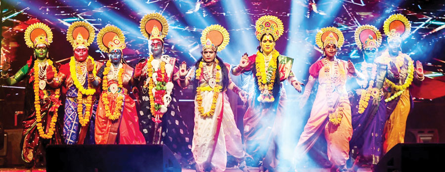 बस्तर दशहरा लोकोत्सव में सजी संस्कृति और कला का अप्रतिम छटा