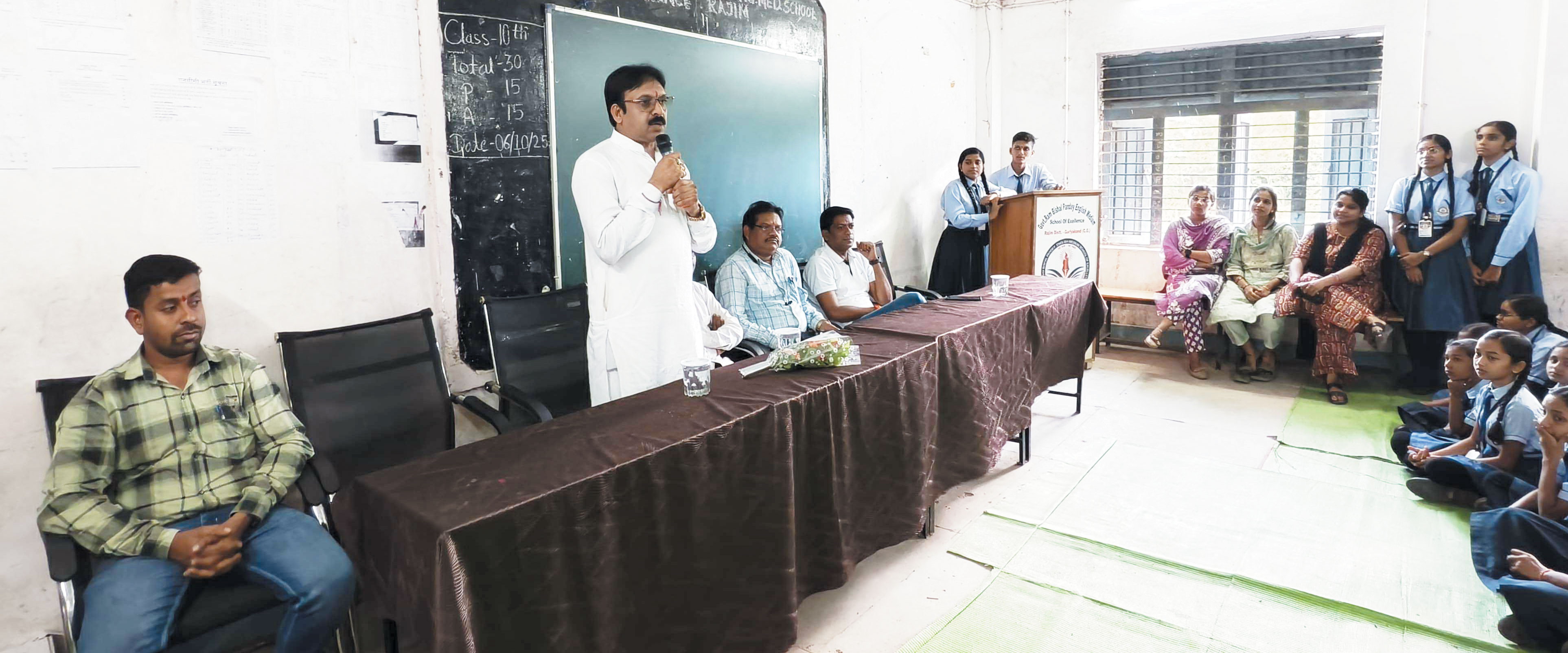 स्वामी आत्मानंद शिक्षा और आदिवासियों के उत्थान के लिए अनेक कार्य किए हैं- शर्मा