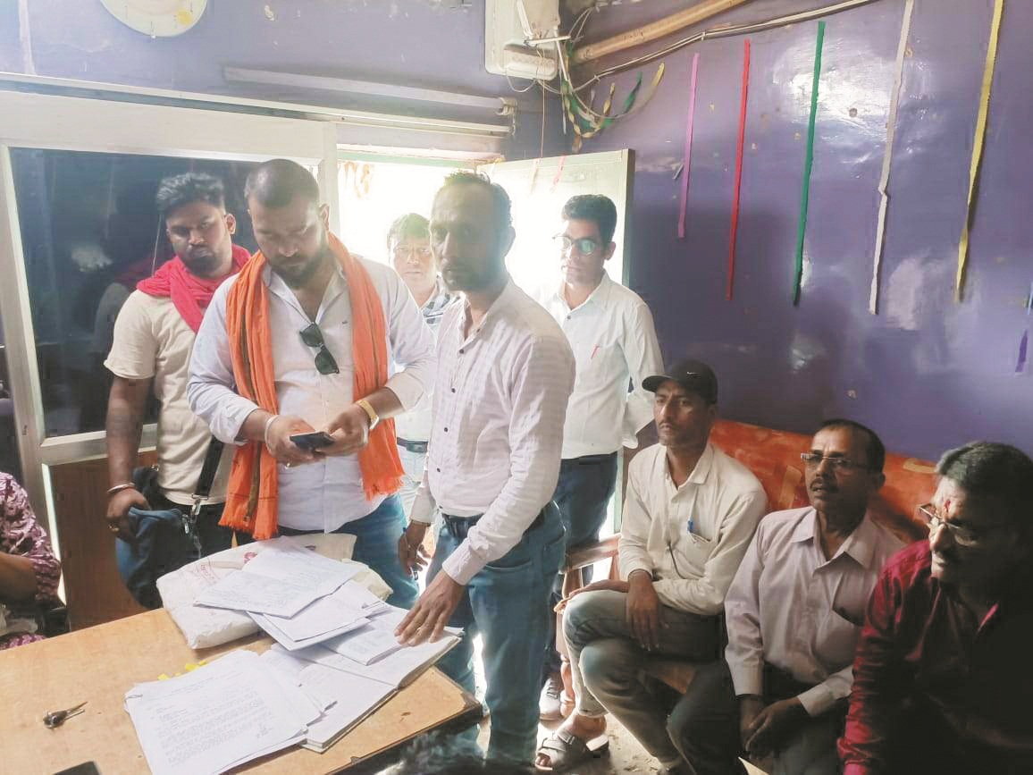 निगम ने बकाया संपत्तिकर जमा नहीं, दुकान सील 