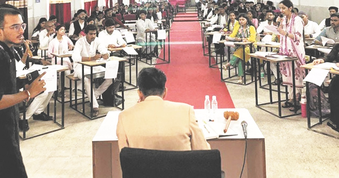 भारती विवि में यूथ पार्लियामेंट आयोजित