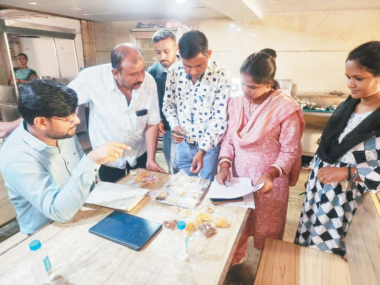 5  घरेलू सिलेंडर जब्त