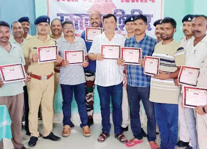 रजत जयंती पर जिला जेल रामानुजगंज में रक्तदान शिविर