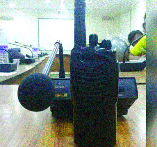 कार का शीशा तोडक़र लेपटॉप, मोबाइल-नगदी चुराया, पुरानी रंजिश को लेकर विवाद