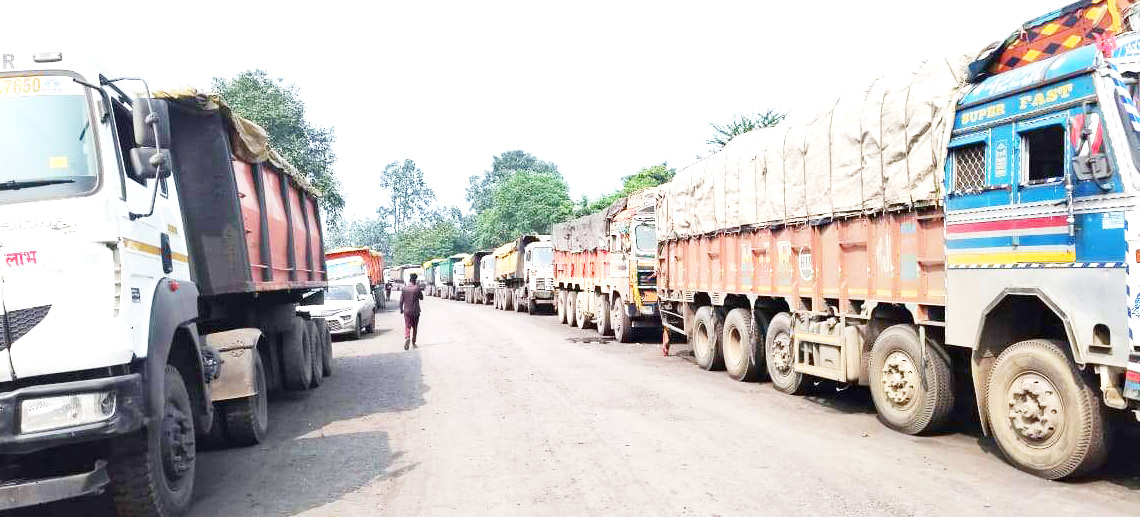 खेदापाली में ग्रामीणों का फूटा आक्रोश 