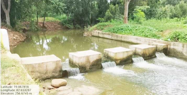 डुमरबहाल में चेक डेम से किसानों को मिली राहत