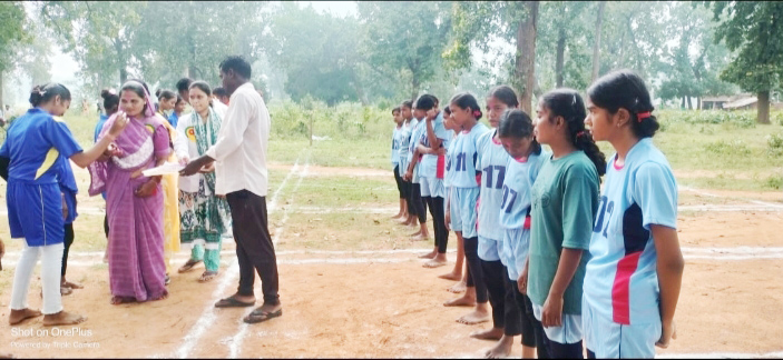 सांसद खेल महोत्सव: गरियाबंद में अंतर संकुल स्तरीय स्पर्धा शुरु