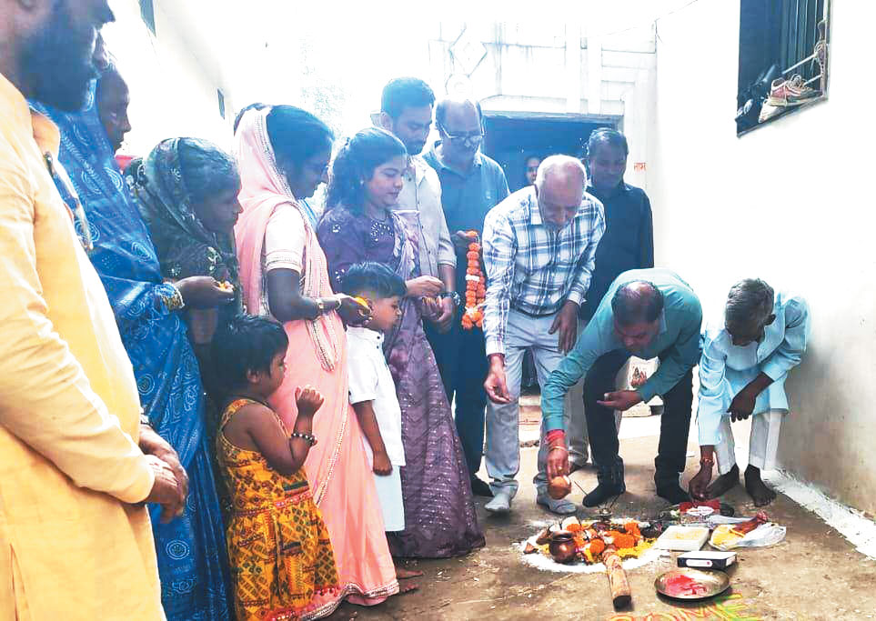 महापौर ने वार्डों में विकास कार्यों का किया भूमिपूजन