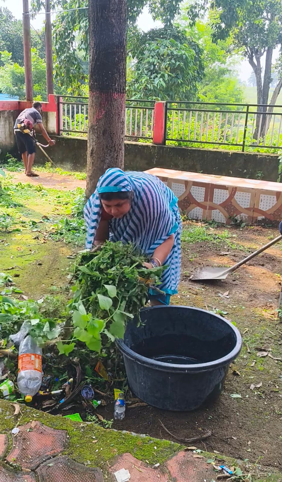  पार्षद कविता ने वार्डवासियों संग किया श्रमदान